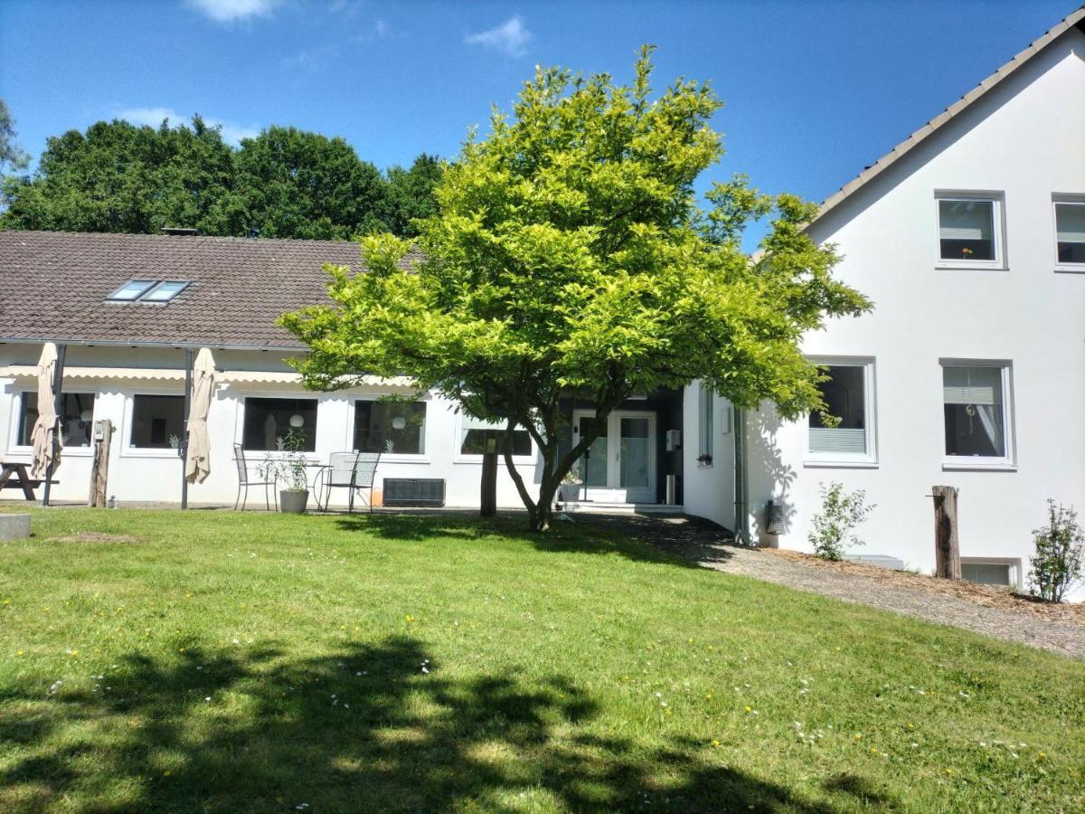 Gaestehaus Falkenhof Westensee Экстерьер фото